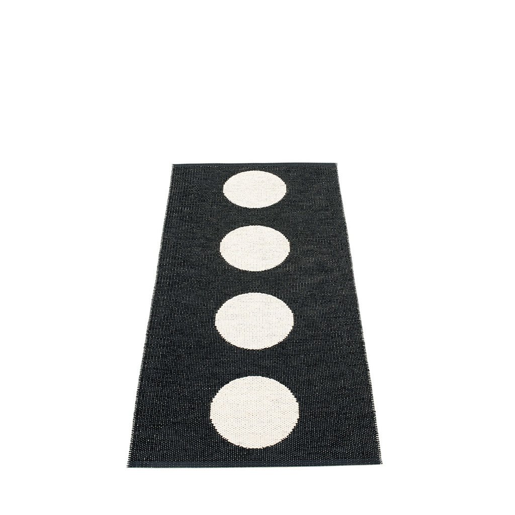 pappelina Vera Outdoor-Teppich - schwarz / vanille (70 x 150cm) 70 x 150cm VEX715