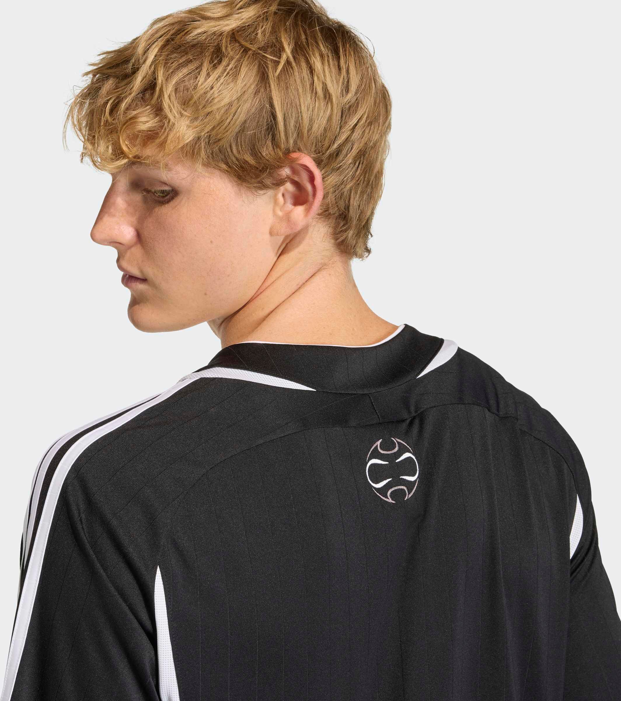 T-Shirt ADIDAS ORIGINALS "TEAMGEIST ADICOLOR", Herren, Gr. L, schwarz-weiss (schwarz), Obermaterial: 100% Polyester, normal, Rundhals, Shirts T-Shirt, sportlicher Look, Kurzarm, mit Rundhalsausschnitt schwarz L