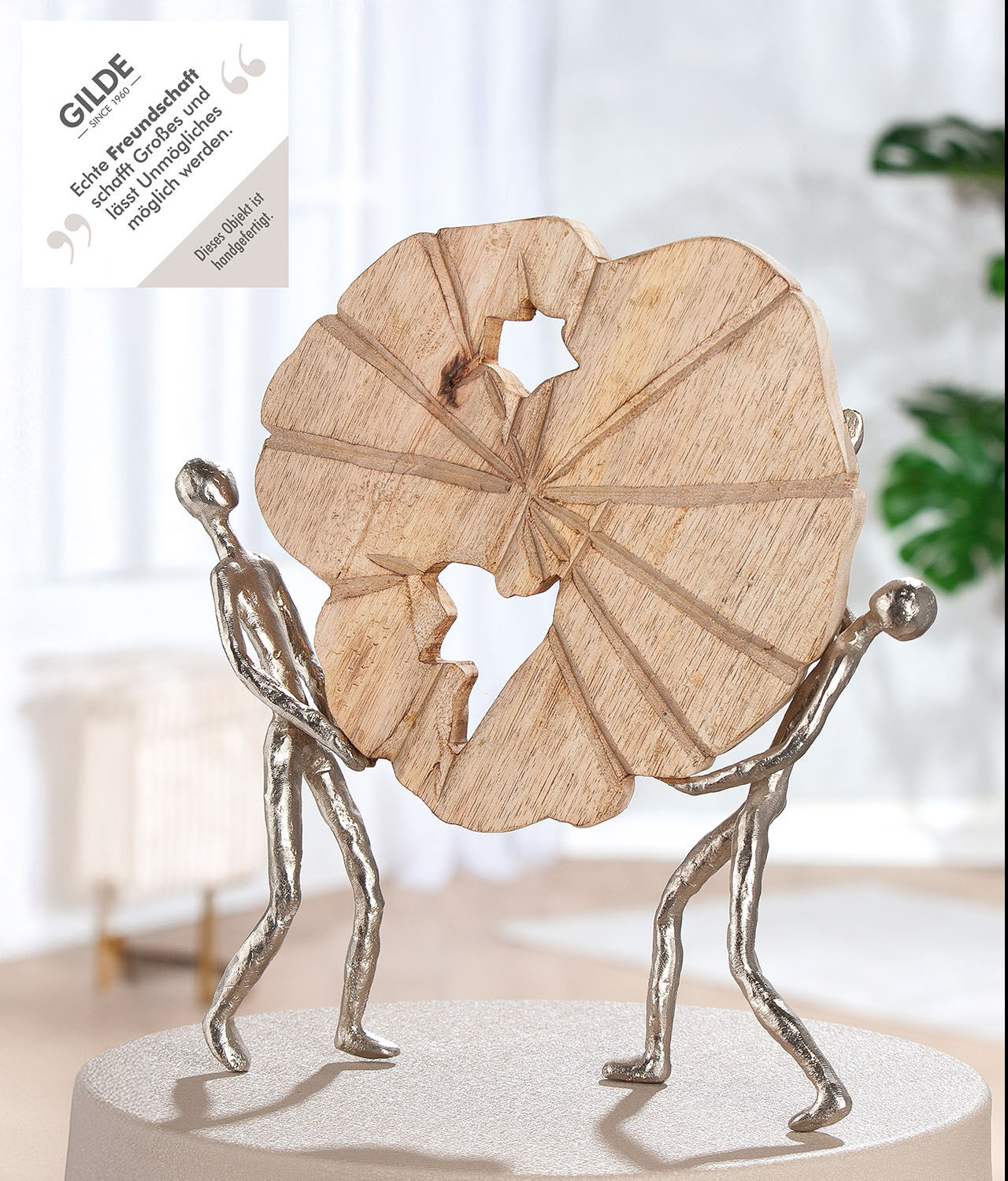 Skulptur GILDE "Skulptur Carry", braun (naturfarben, silberfarben), B:31cm H:33,5cm T:9cm, Mangoholz, Dekofiguren, Skulptur naturfarben, silberfarben B/H/T: 31cm x 33,5cm x 9cm