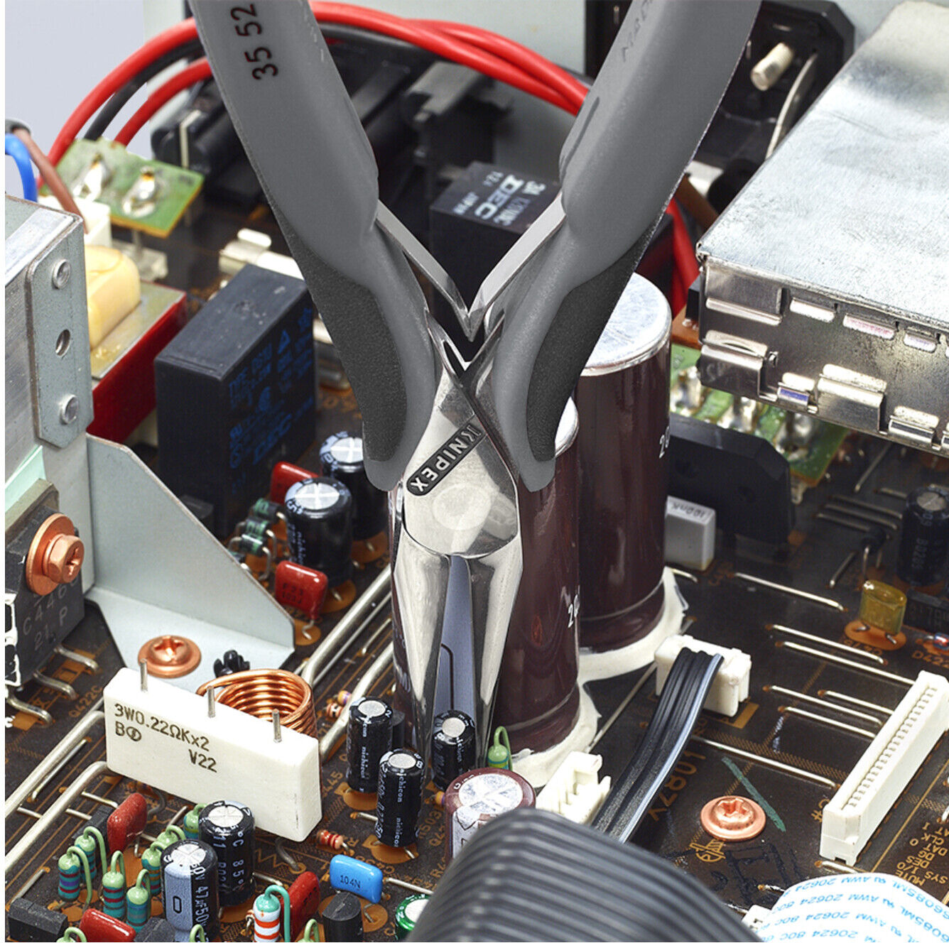 KNIPEX 35 52 145 ESD Elektronik-Greifzange ESD mit durchgestecktem Gelenk mit Mehrkomponenten-Hüllen spiegelpoliert 145 mm)