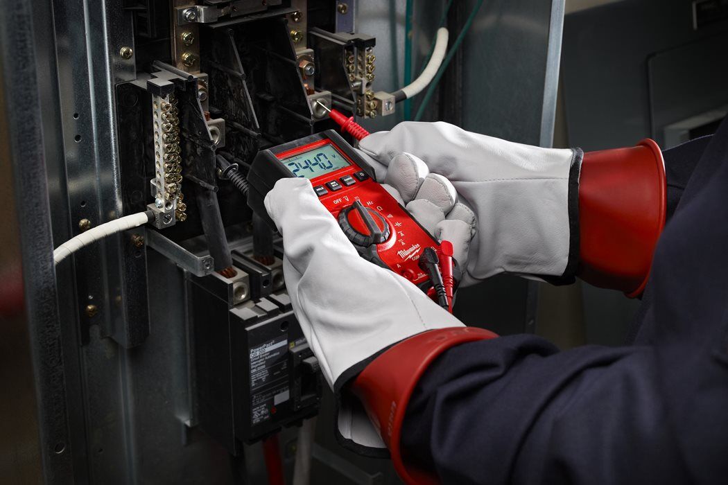 Multimètre numérique 600 V 10 A 2216-40 MILWAUKEE 4933427309