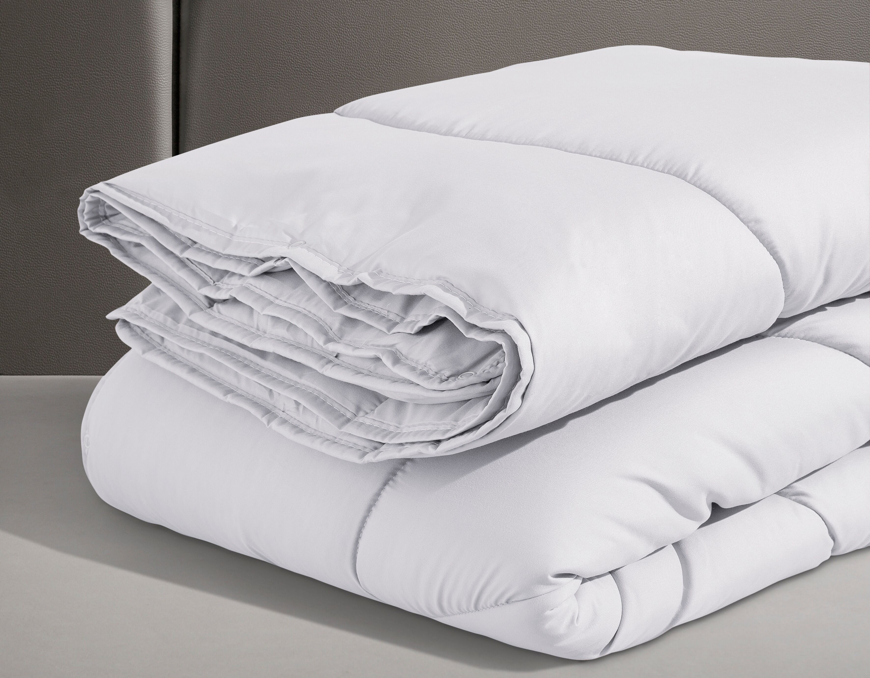 Microfaserbettdecke GOODPRODUCT "Microlux, Bettdecke 135x200 cm und Übergrössen bis 240x220cm", weiss (weiß), B:240cm L:220cm, Bezug: 100% Polyester. Obermaterial: 100% Polyester. Füllung: 100% Polyester, Bettdecken, Microfaserbettdecke, fest versteppter 