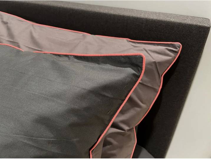 Auping Frame Trend Brown/Black/Red Kussensloop 60x70