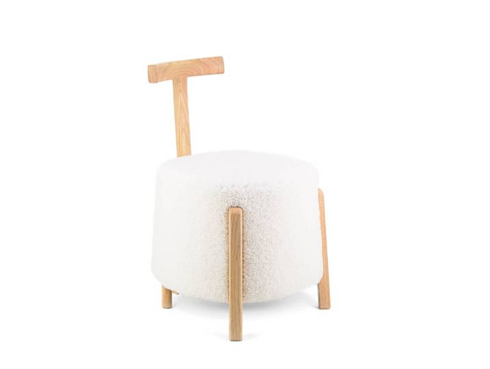 Tabouret en bois et laine blanche