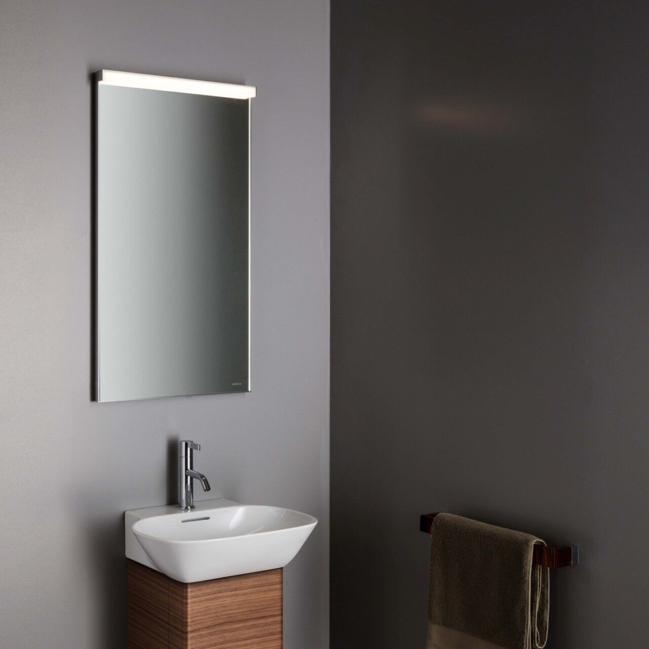 LAUFEN LED-Leuchte horizontal Frame 25 50x800x13 fuer Schalter schwarz matt H4475659004501