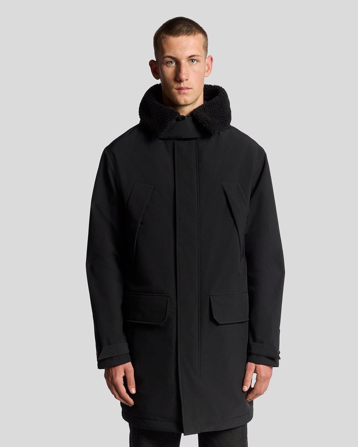 Lyle & Scott Schwerer Parka mit Kragen aus Kunstlammfell - Schwarz