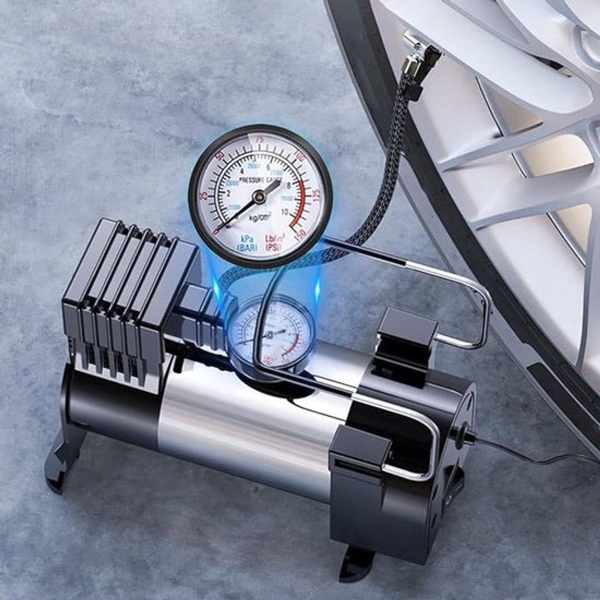 Draagbare 12V autocompressor bandenpomp met manometer en accessoires, zilver, 50 l/min