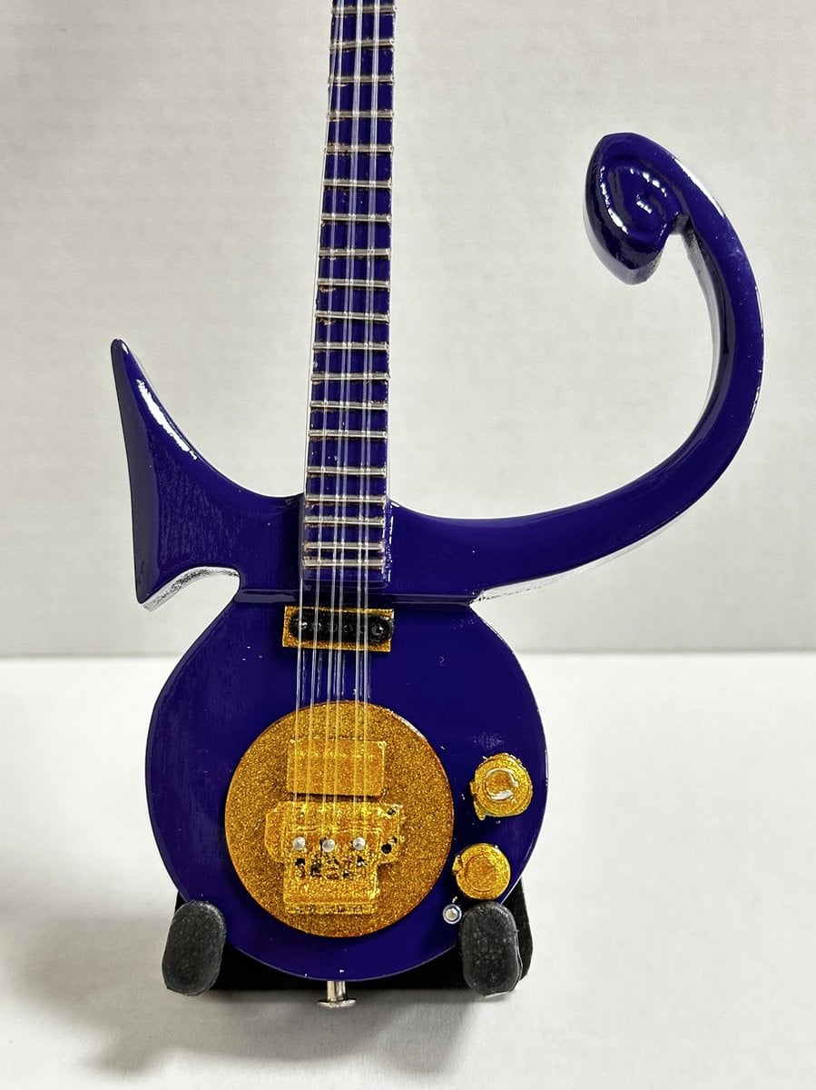 Miniatuur gitaar Prince decoratie instrument 15 cm
