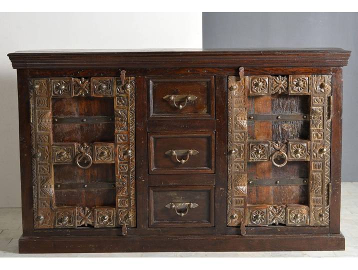Sideboard SIT Pontevedra aus Altholz mit Schnitzereien , braun, B:150cm H:90cm T:45cm, Massivholz, Recyceltes Altholz, Sideboards, Sideboard, Handgefertigte Schnitzereien mit einzigartigem Unikat-Charakter