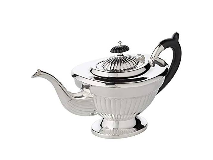 EDZARD Teekanne Queen Anne (H 16 cm), schwerversilbert Fassungsvermögen 0,9 Liter, Kanne für Tee, Kaffeekanne, Teeservice, Tischkultur, Geschenk