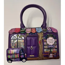 Vendula London Travelling Library Bookshop Speedy Bowler