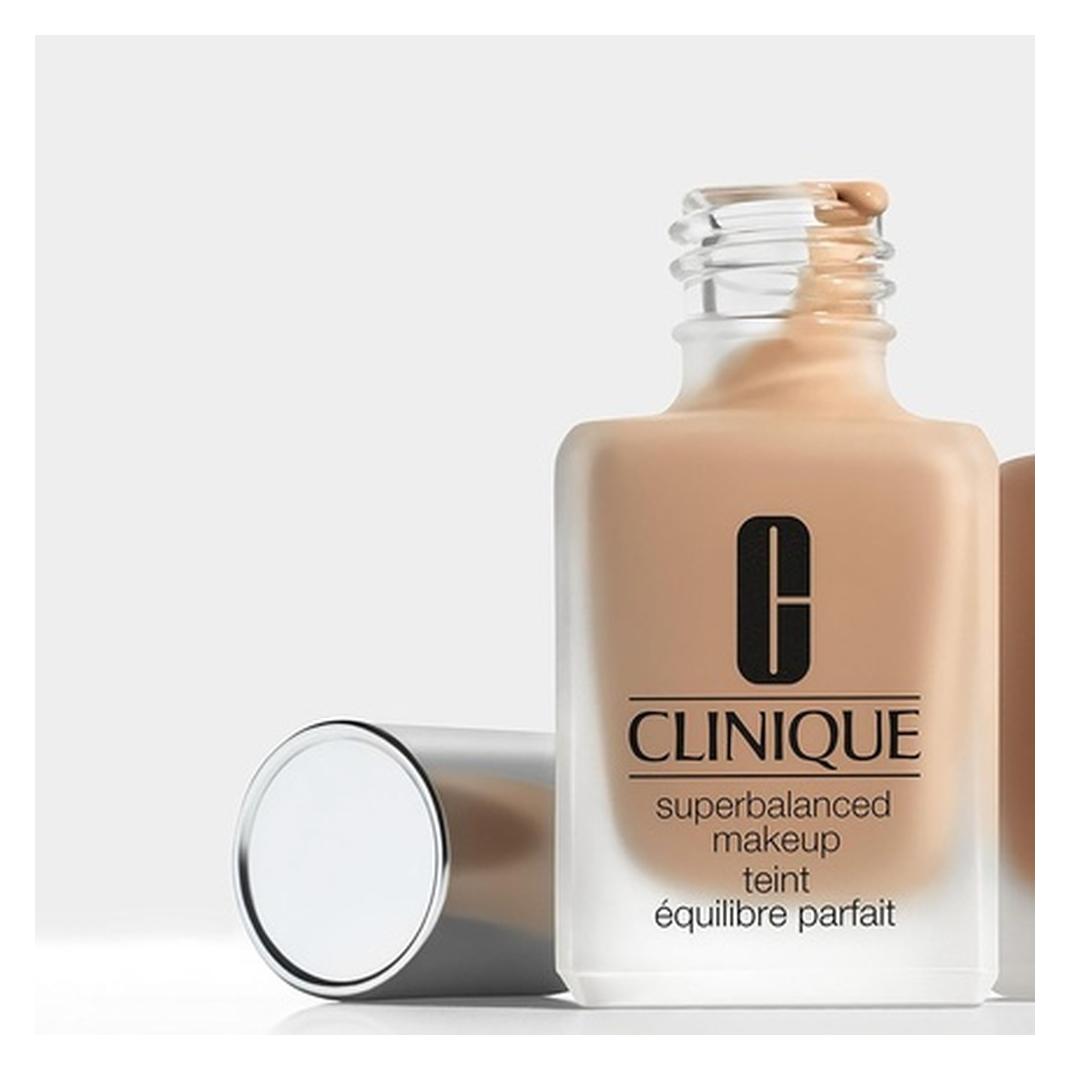 Clinique Superbalanced Liquid Make Up Nr.28 Ivory 30 ml (Ivory) (0192333074732)
