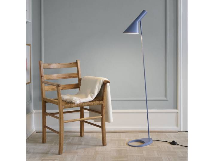 AJ Stehleuchte, blau - Louis Poulsen - Wohnzimmer - Design - Metall - Einflammig