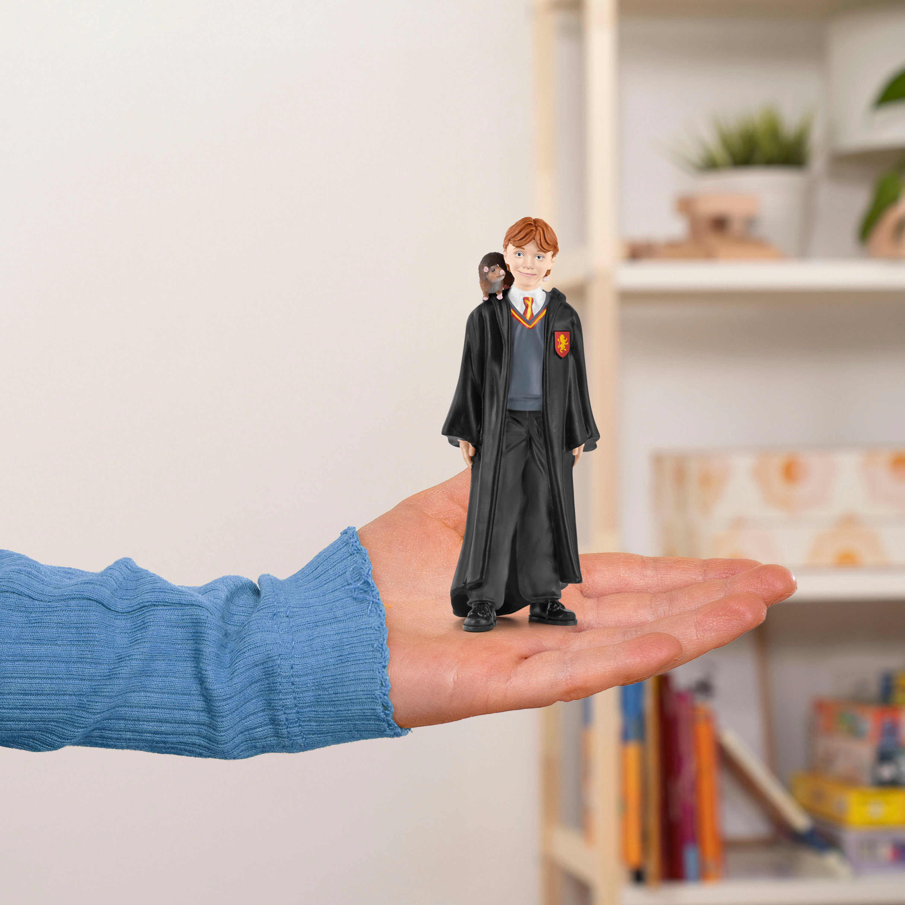 Spielfigur SCHLEICH "WIZARDING WORLD, Harry Potter™, Ron Weasley & Krätze (42634)", bunt, Spielfiguren, Kinder, Kunststoff, Spielfigur, Made in Europe
