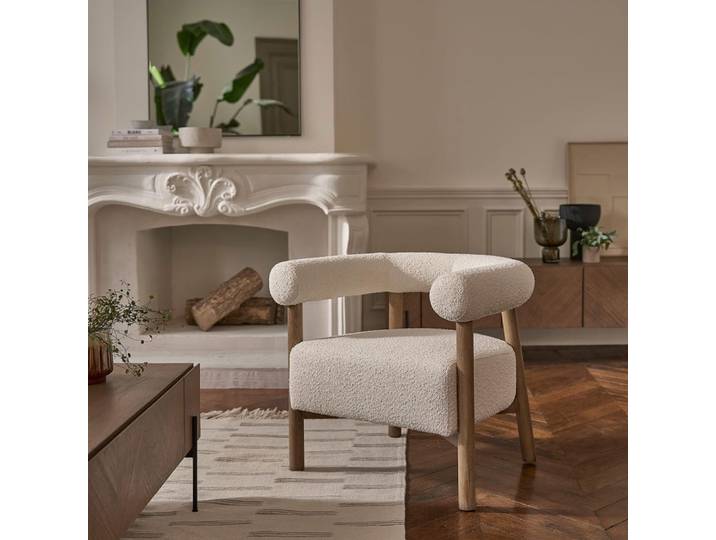 Fauteuil rond en chêne massif et tissu bouclette écrue