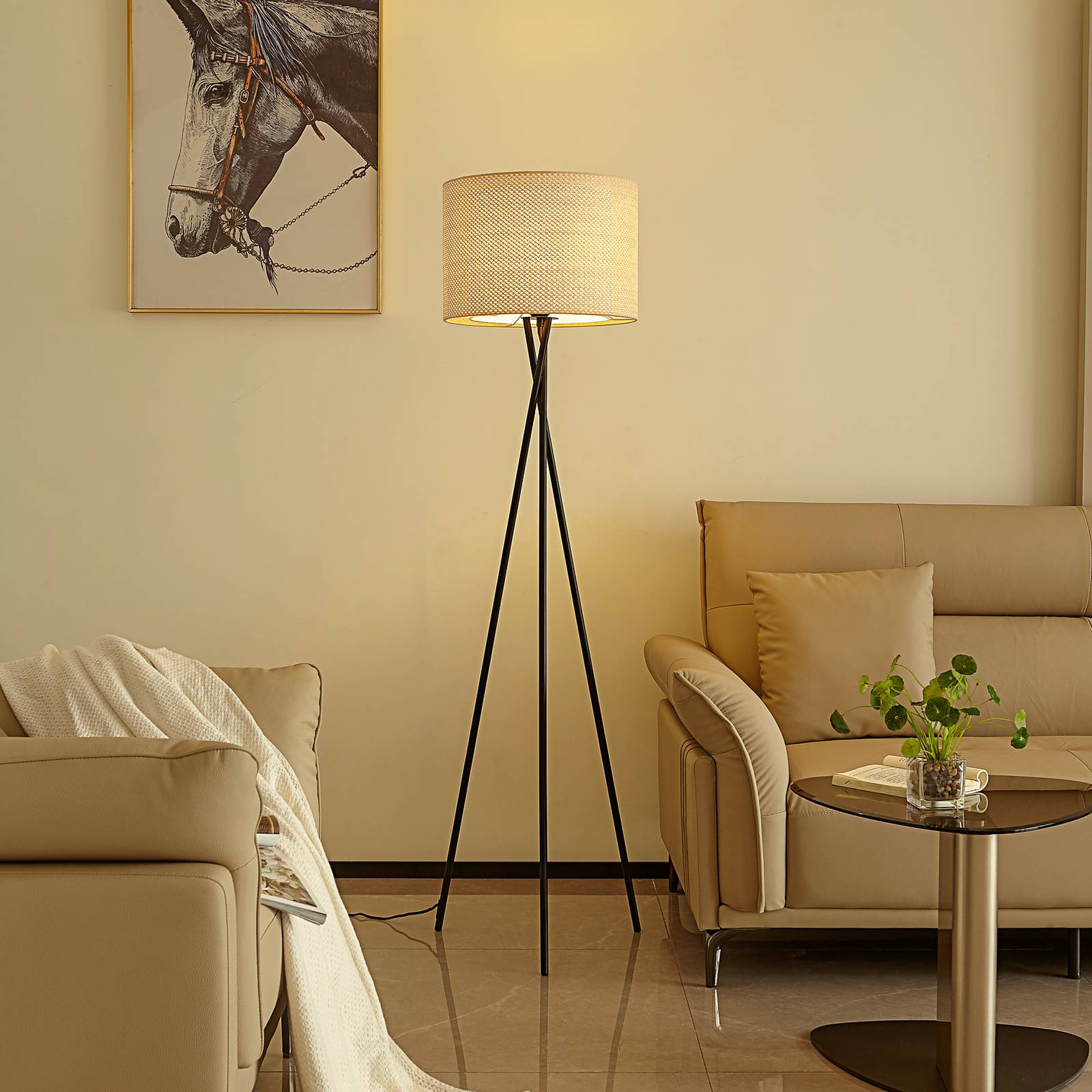 Stehlampe Soula Lindby, creme / amber, für Wohn- / Esszimmer, Kunststoff, Landhaus / Rustikal, Stehlampe