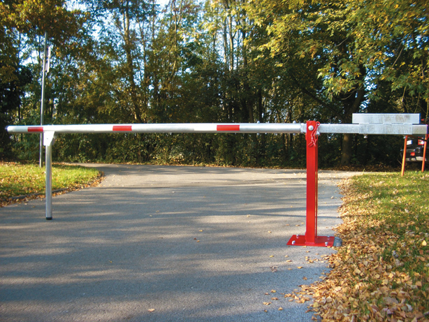 Wegeschranke mit Gegengewicht und Pendelstütze, mit Dreikantverschluss 3000 mm