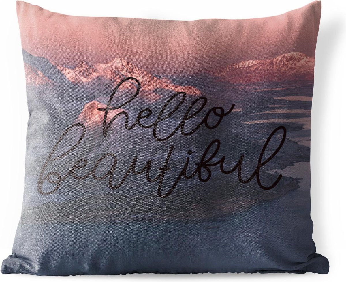 Buitenkussen Scandinavische stijl met zonsondergang en Quote hello beautiful - 45 x 45 cm