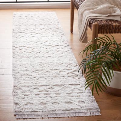 SAFAVIEH Augustine Manfreda Moroccan Boho Fringe Rug