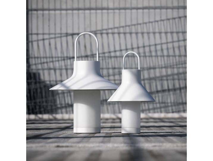 LOOM DESIGN LED-Akku-Tischleuchte Shadow Small, weiß, IP65 Shadow, dimmbar, weiß / opal, für Wohn- / Esszimmer, Aluminium, Modern