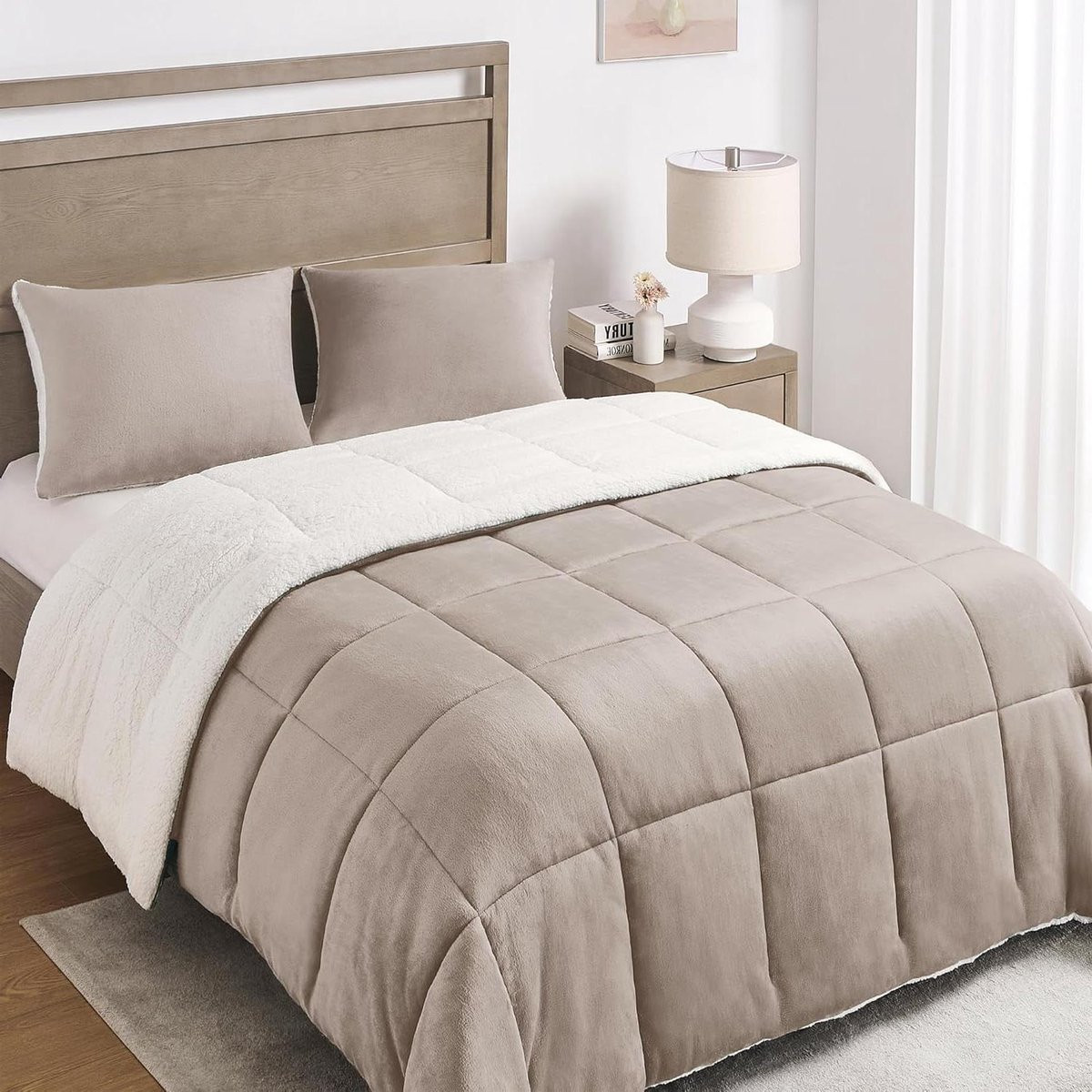 Pluche Fleece Beddengoedset Zandkleurig - Dekbedovertrek met Zachte Pluche Achterkant - 264 x 223 cm