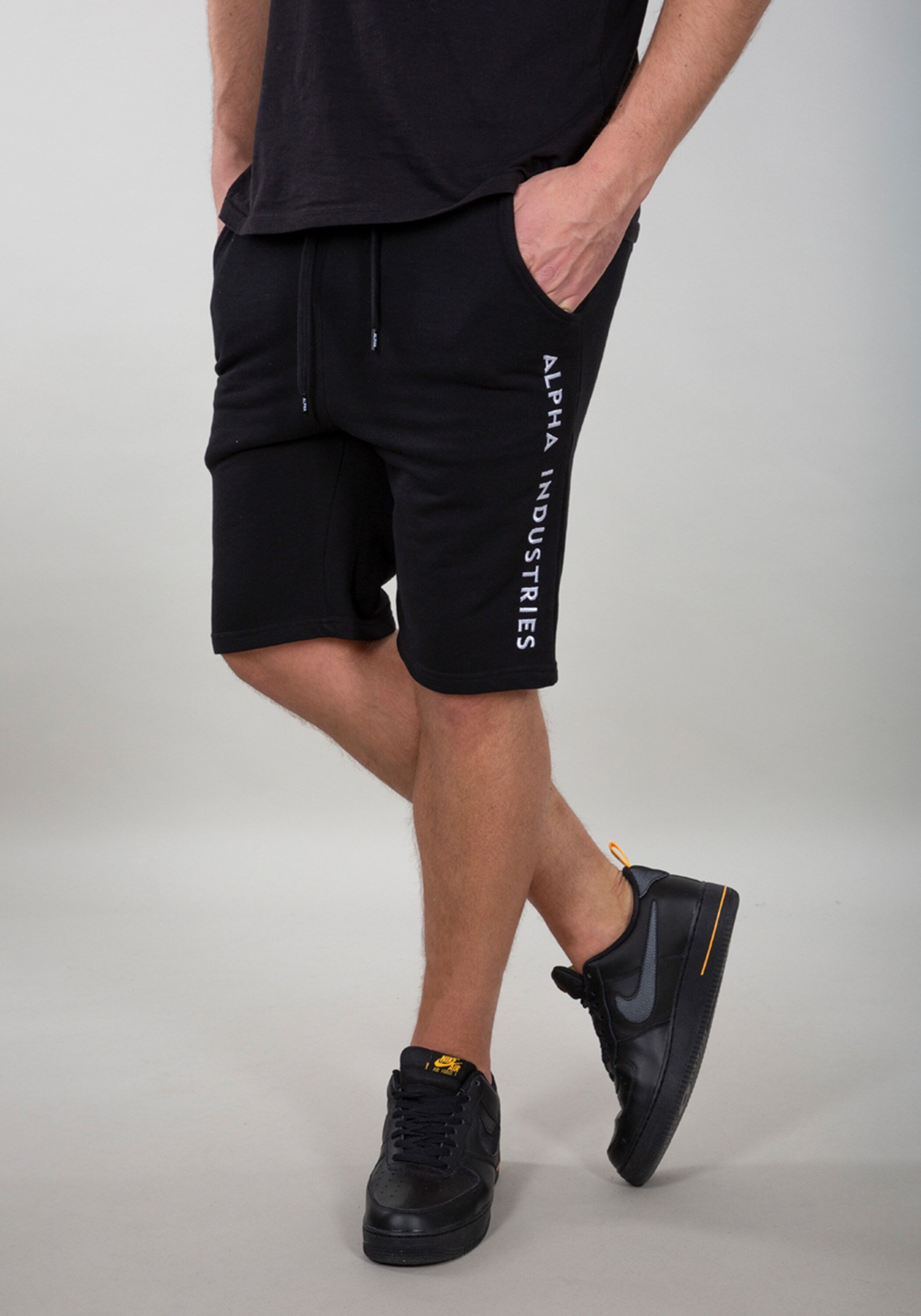 Sweatshorts ALPHA INDUSTRIES "AI Sweat Short", Herren, Gr. XS, Normalgrössen, schwarz, Obermaterial: 80% Baumwolle, 20% Polyester, Hosen Sweatshorts schwarz XS, Normalgrössen