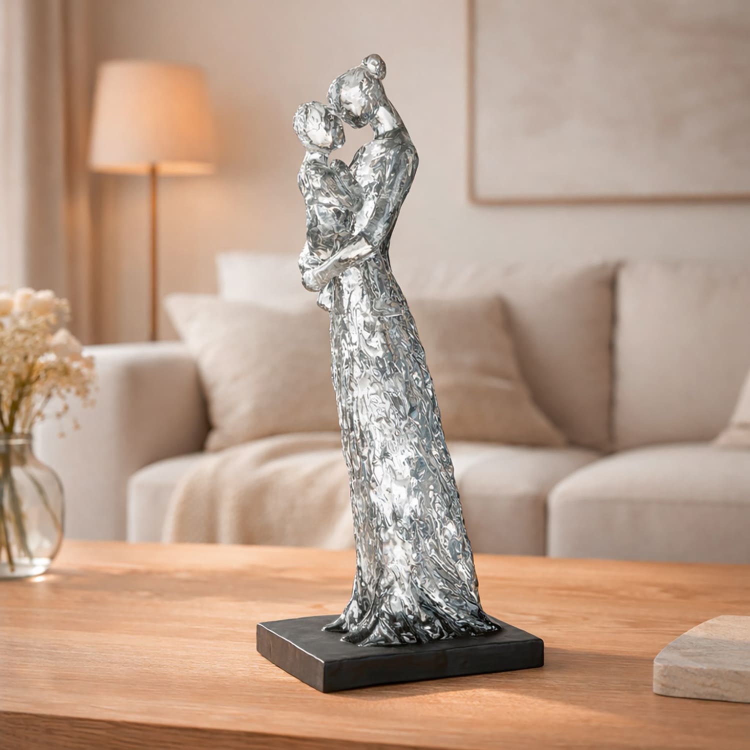 Skulptur GILDE "Skulptur Mutter und Kind schwarz H. 32 cm", silber (klar, schwarz), B:8cm H:32cm T:12cm, Kunstharz, Dekofiguren, Skulptur, Geborgenheit Liebe Emotion Familienmotiv Symbolfigur klar, schwarz B/H/T: 8cm x 32cm x 12cm