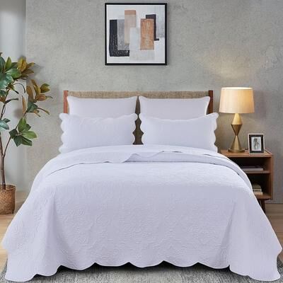 Wholinens Soft Washed Damask Quilt Set with Scalloped Edge Bedspreads
