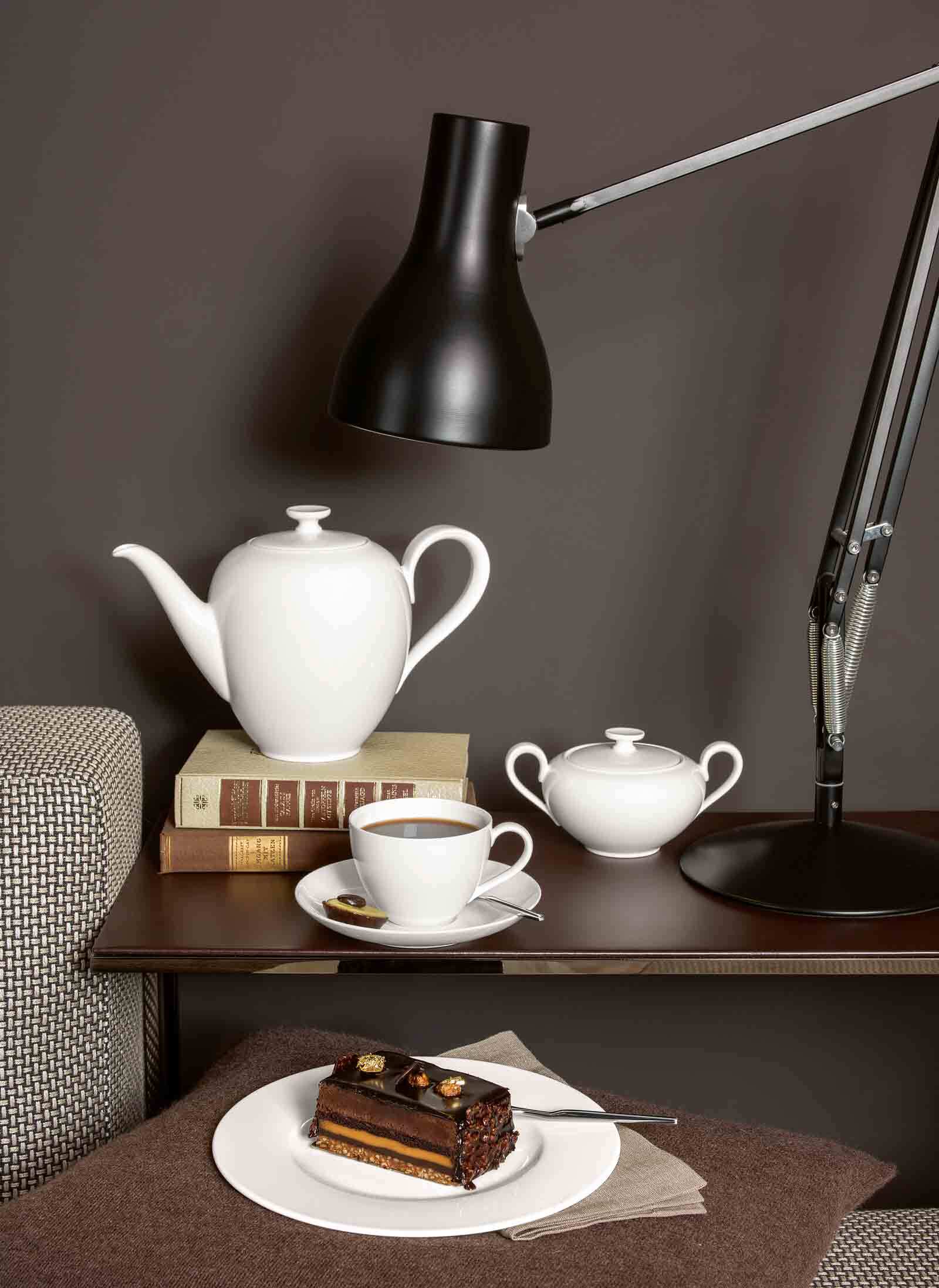 Tasse VILLEROY & BOCH "Kaffeetasse mit Untertasse Anmut 280 ml 2er Set weiß", weiß, Porzellan, Trinkgefäße, Tasse