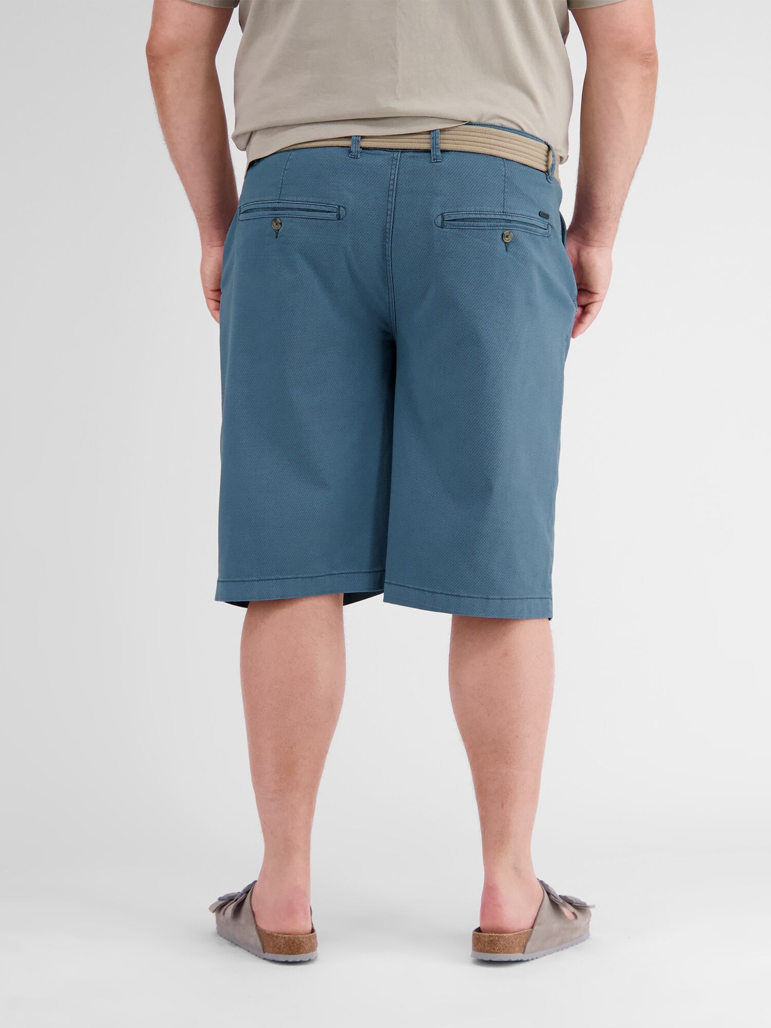 Bermudas LERROS "Chino-Bermuda mit Gürtel, in Grossen Grössen", Herren, Gr. 6XL, blau (crispy blau), 98% Baumwolle, 2% Elasthan, Hosen Bermudas crispy blau 6XL