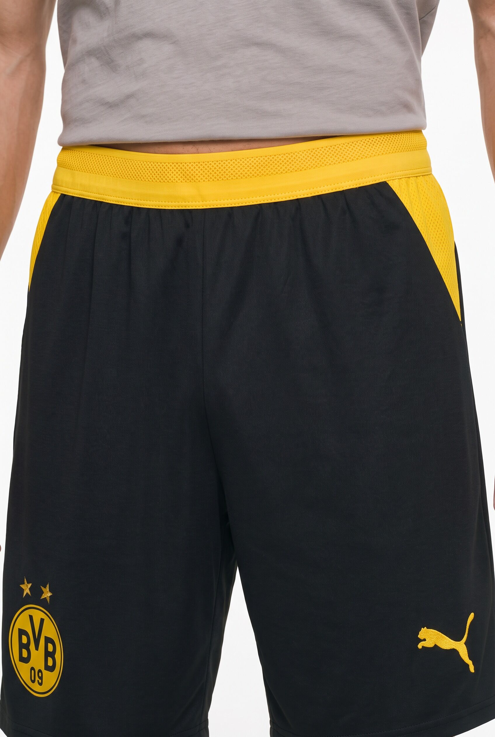 Trainingsshorts PUMA "BVB SHORTS REPLICA", Herren, Gr. L, N-Gr, schwarz (puma schwarz, faster gelb), Web, Obermaterial: 100% Polyester, regular fit kniefrei, Hosen Trainingsshorts, Regular Fit, für Fußball, sportlicher Stil, atmungsaktives Material