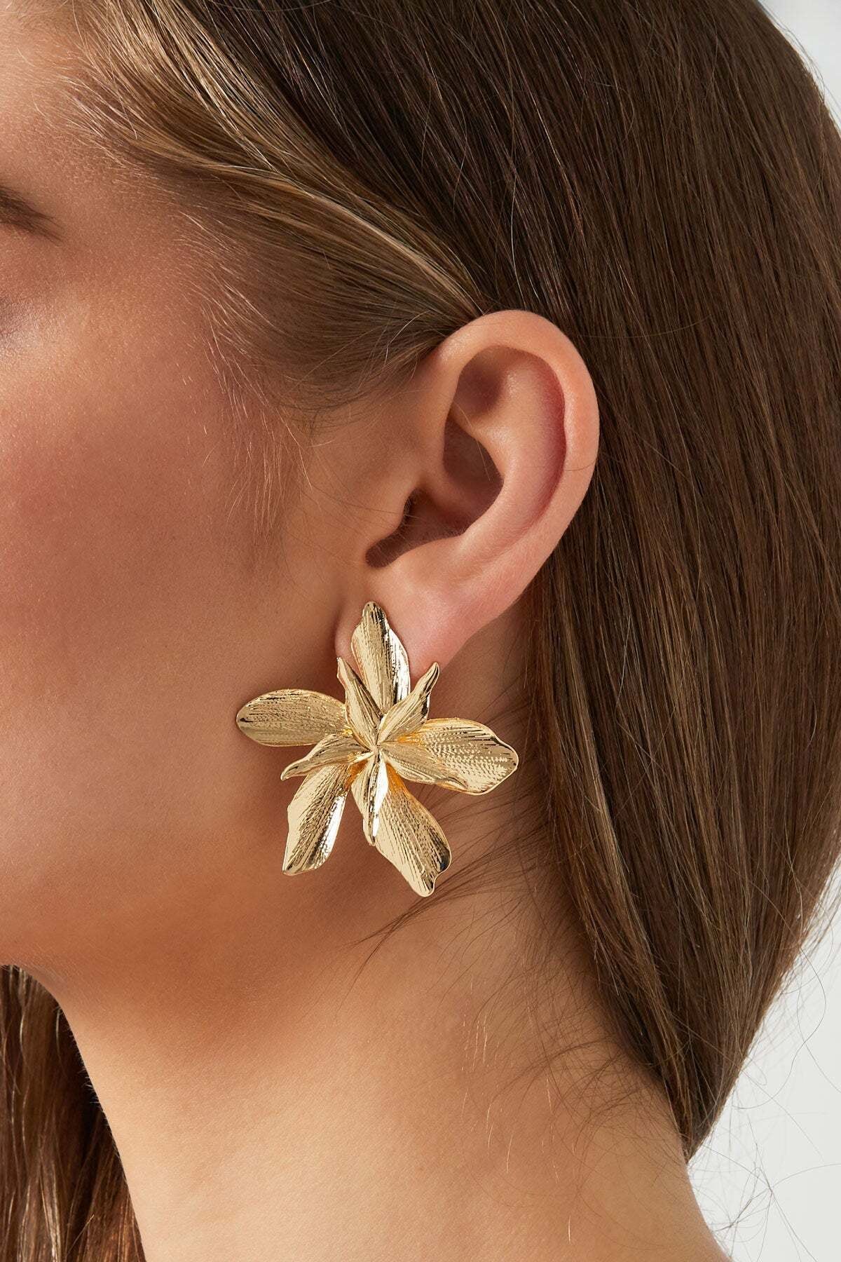 Paar Ohrhänger ADELIA´S "Ohrringe Ohrstecker mit Blumenmotiv aus Legierung", goldfarben, Ohrringe, Damen, Metall, Paar Ohrhänger, Die großen, strukturierten Blüten prägen diesen modischen Modeschmuck