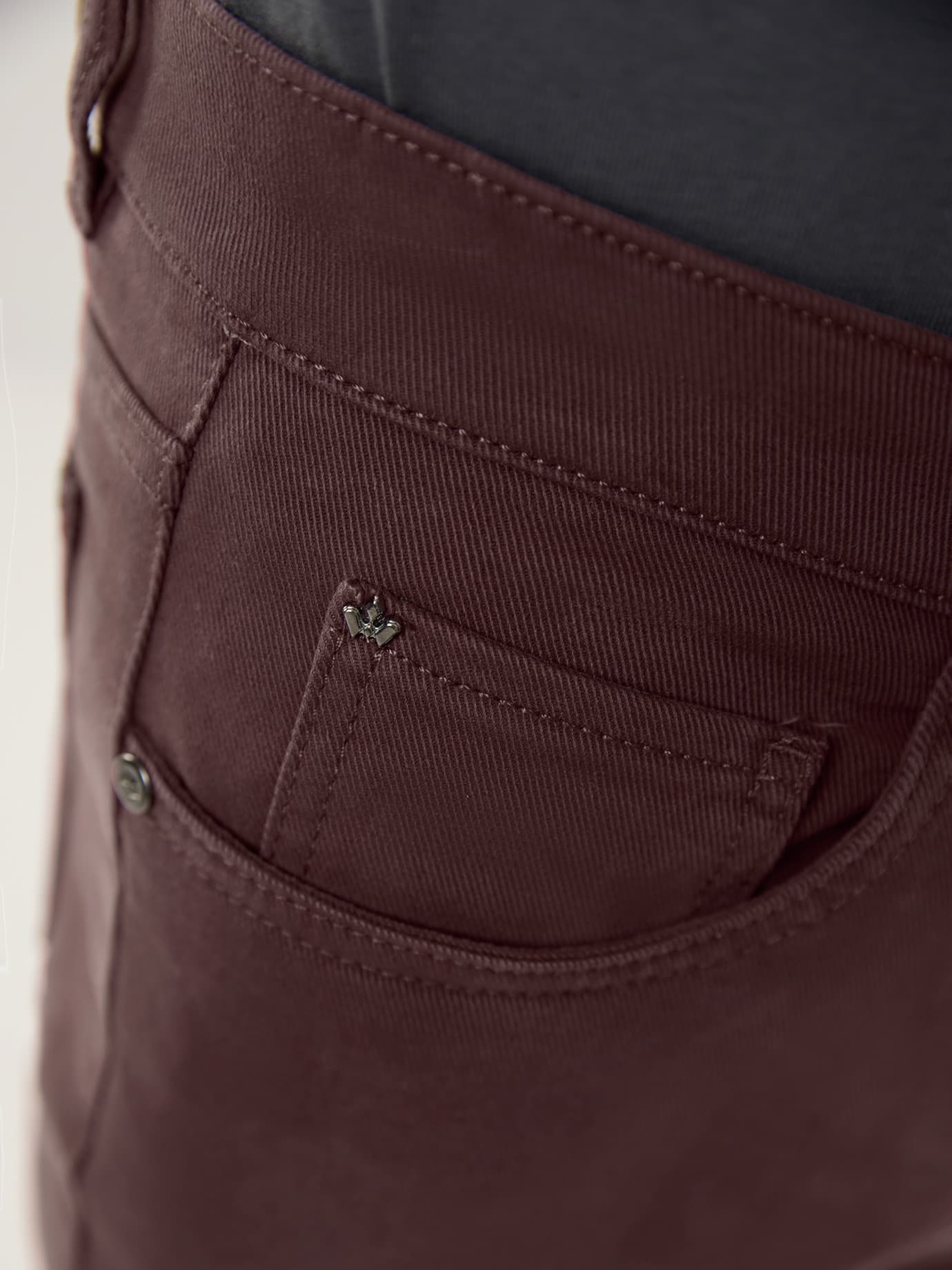 Walbusch Thermoleicht Five-Pocket, Regular Fit#normale Größen#schlanke Größen#untersetzte Größen, Farbe Rot, 25, wärmend rundum bequem Herren