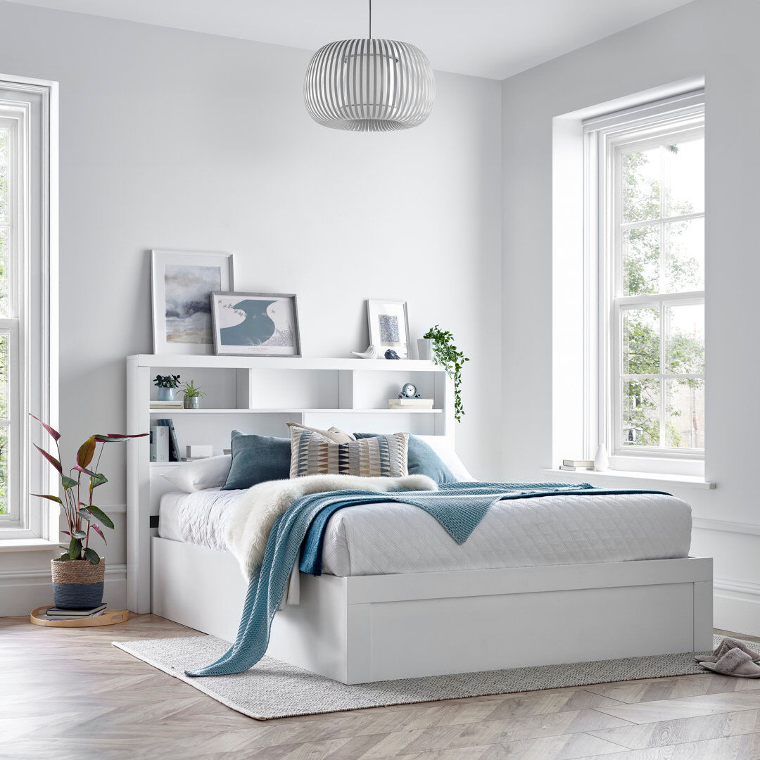 Latitude Run Aera Ottoman White Kingsize (5')