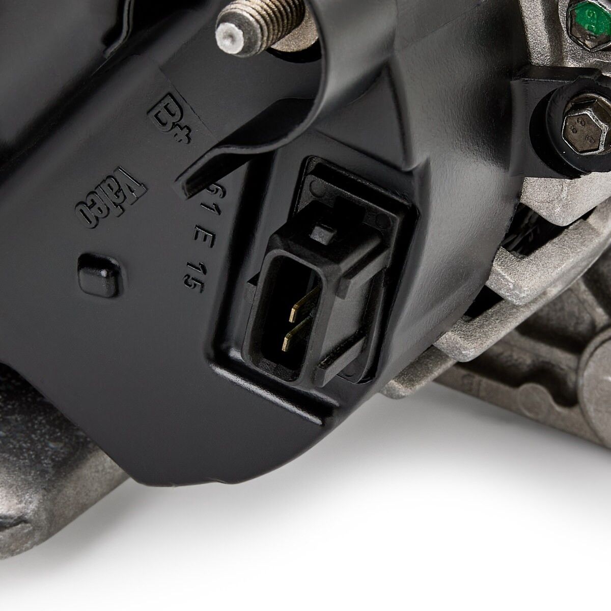 Bosch 0 986 040 390 Alternator