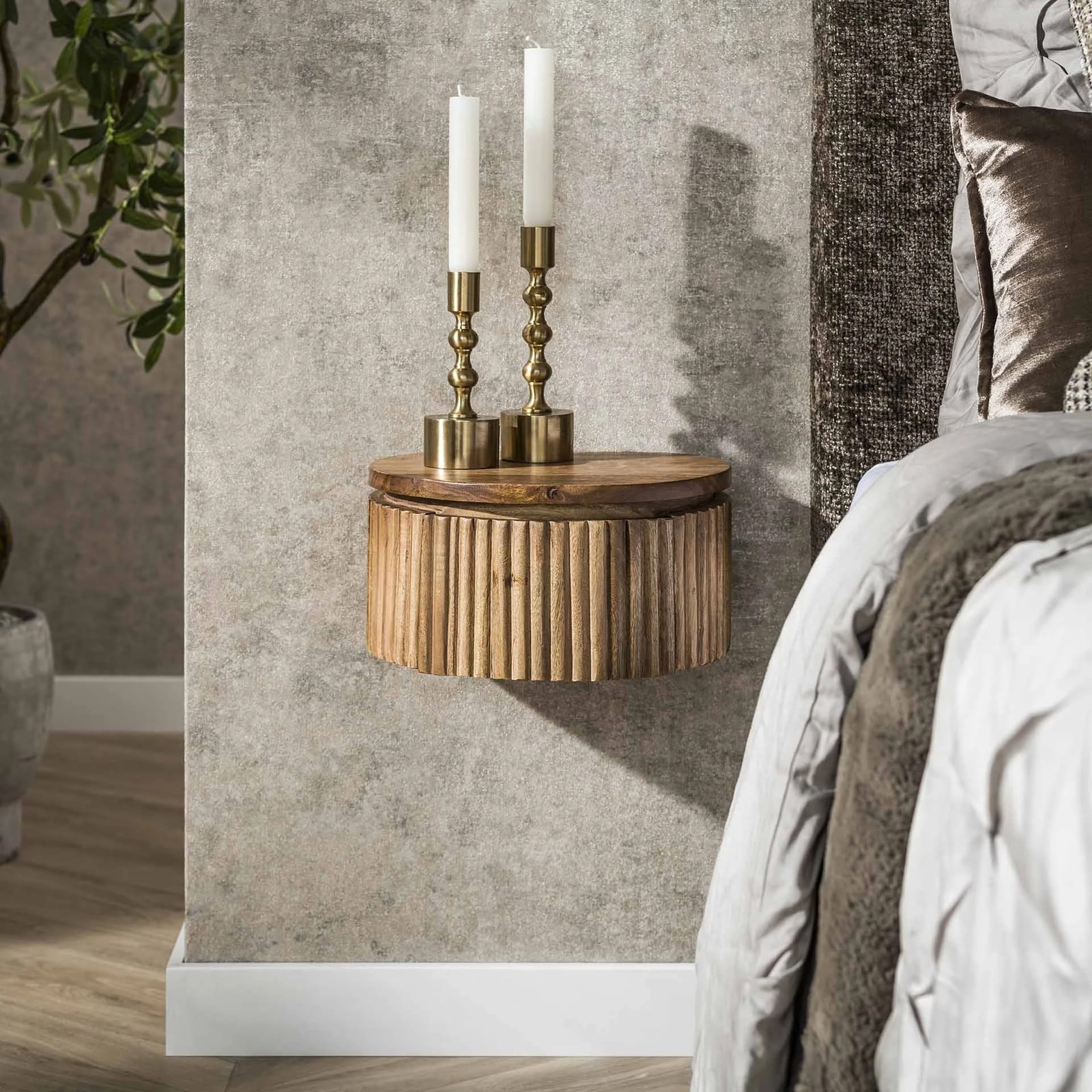 WoonStijl Nachtkastje XS zwevend rond 1L Wave in mango hout, zand en bruin