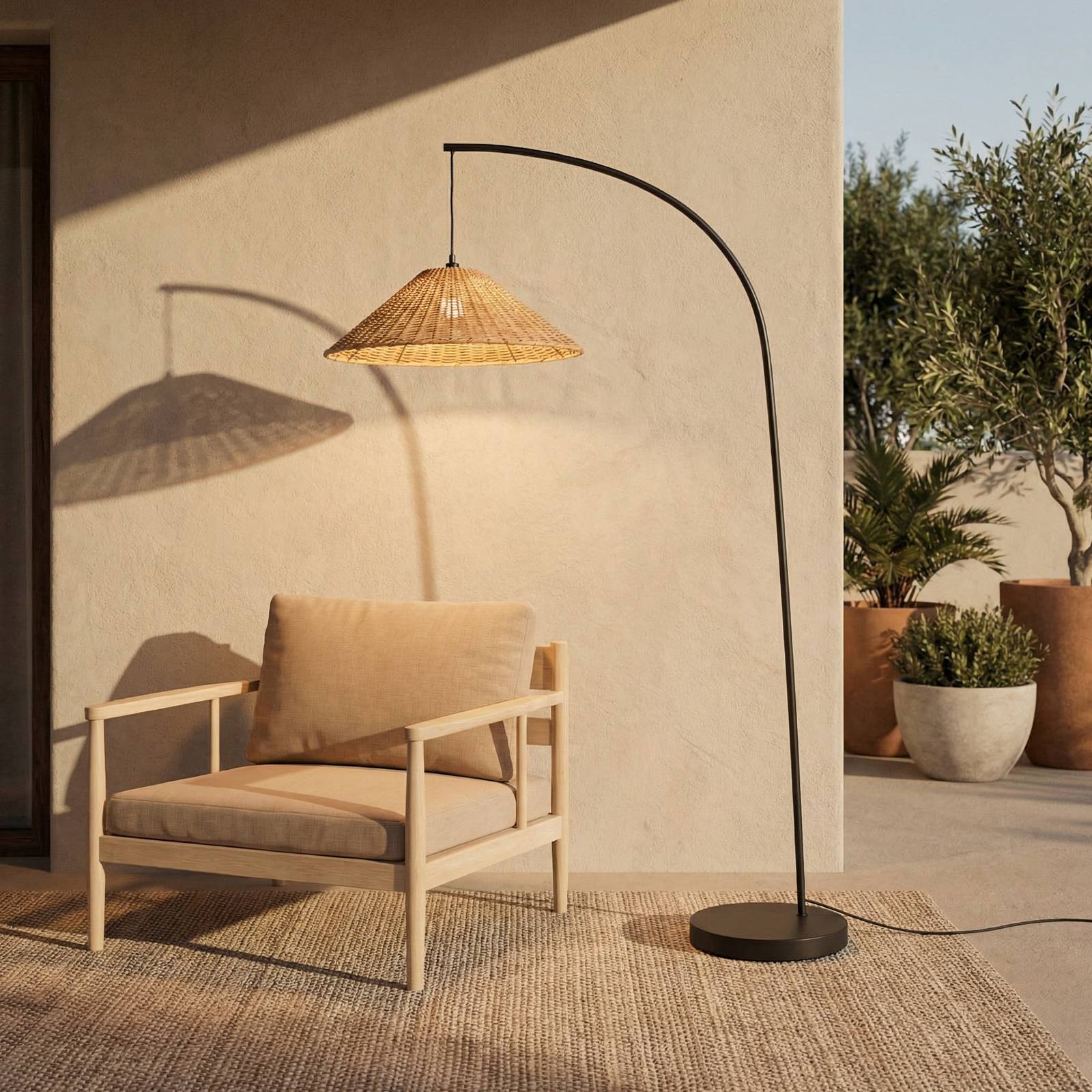 Lucande Außenstehlampe Taniola, konisch, Rattan, 195cm, IP44 Taniola, Holz dunkel, Holz, Landhaus / Rustikal