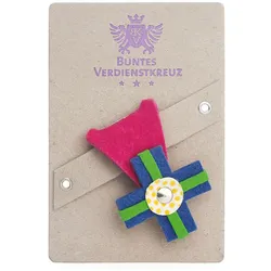 Anstecker Buntes Verdienstkreuz vonbox pink/cyan mehrfarbig, Designer Ilja Oelschlägel, 5.5x7.5x0.8 cm