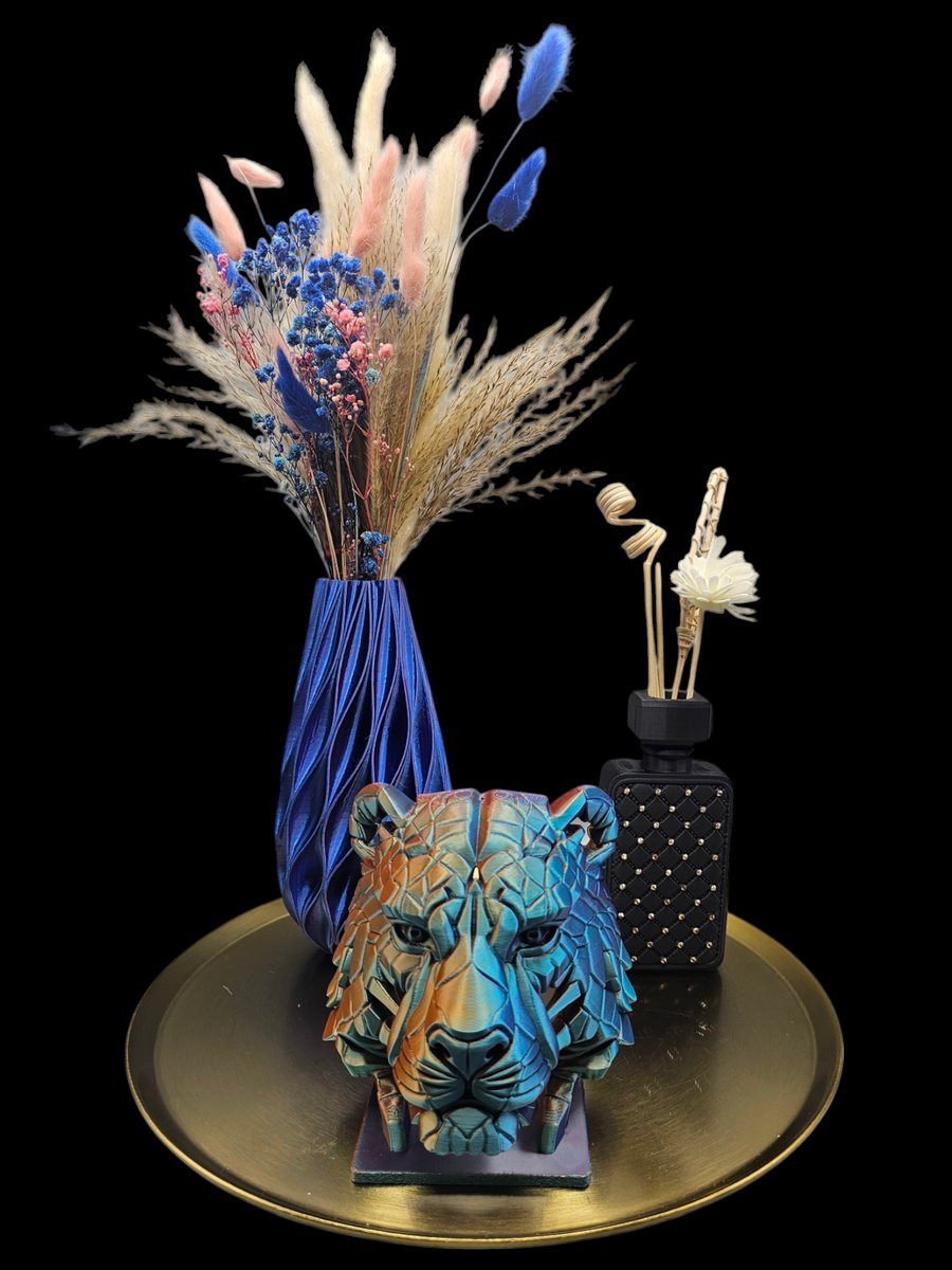 Layerzz 3D geprinte Tijgerkop decoratie voor op tafel in goud, paars en blauw