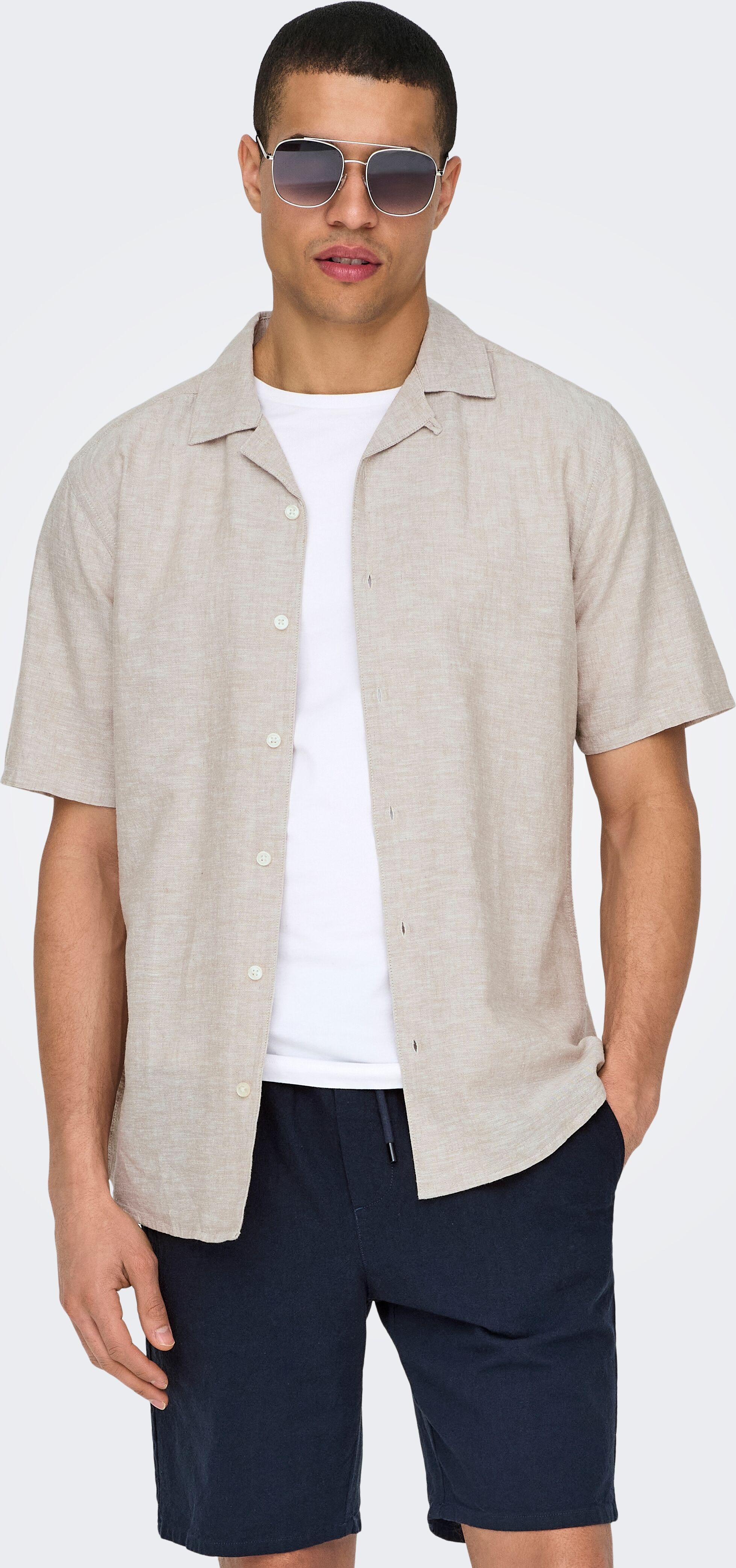 Kurzarmhemd ONLY & SONS "ONSCAIDEN SS SOLID RESORT LINEN NOOS", Herren, Gr. S, N-Gr, beige (chinchilla), Web, Obermaterial: 55% Baumwolle, 45% Leinen, unifarben, slim fit, Hemden Kurzarmhemd chinchilla S, N-Gr