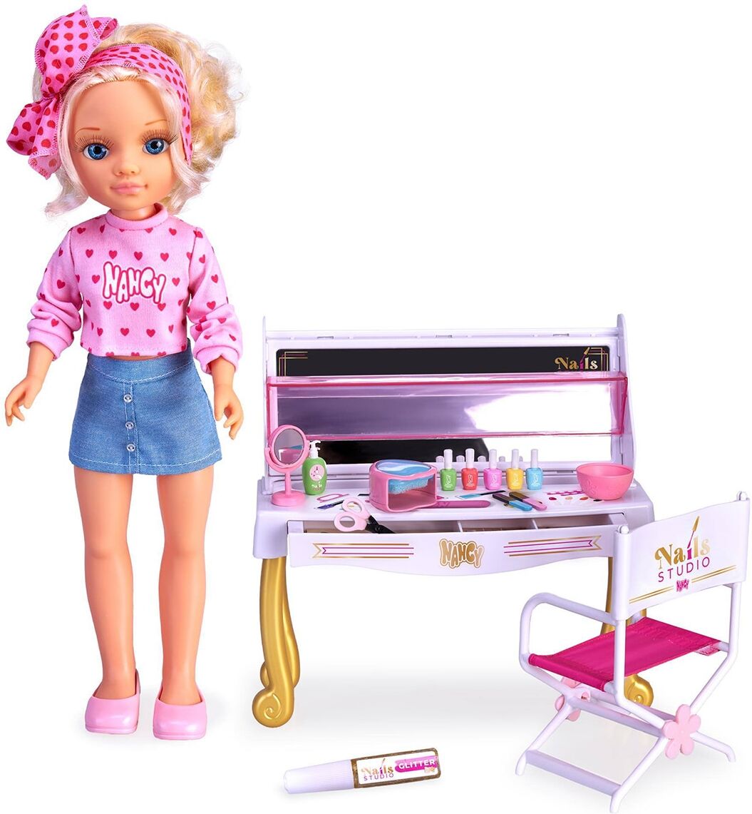 Nancy , Nails Style.