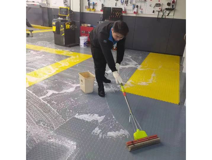 Carreaux de Garage en PVC de haute qualité, nouvelle tendance, revêtement de sol en plastique, offre spéciale, 2025