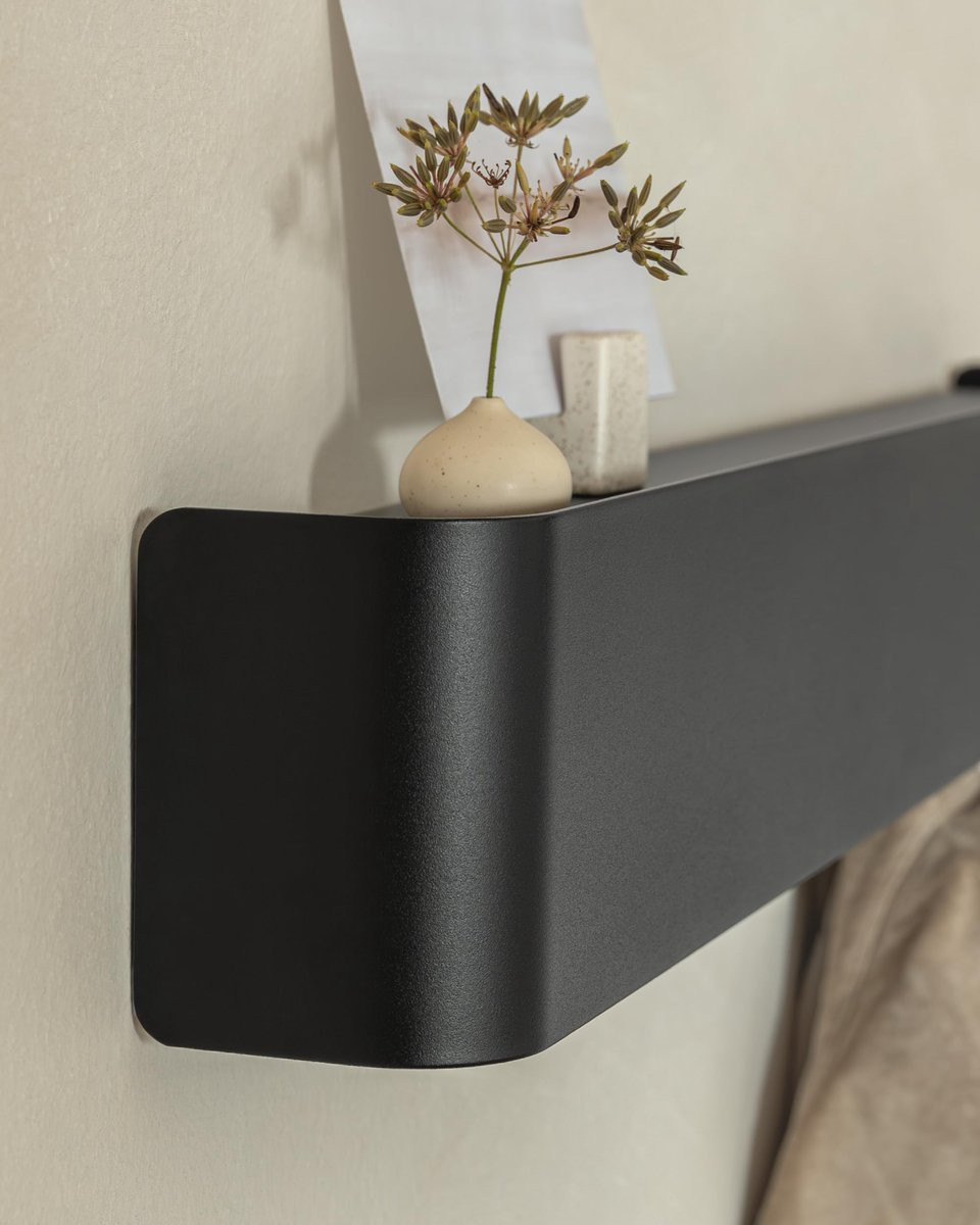 PromoHome Wandkapstok Tone - Industrieel Design Wandkapstok met Verborgen Haken en Plank - Zwart