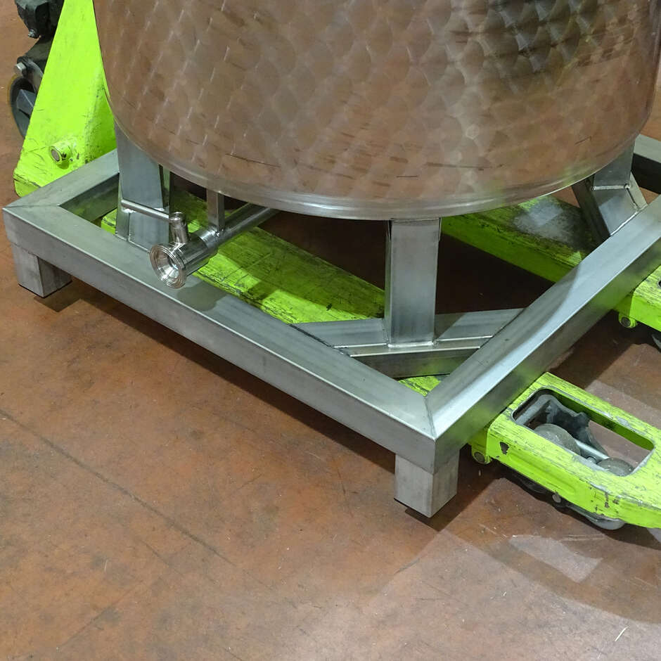 Polsinelli Réservoir inox 300 L Conique 10° Palettisable