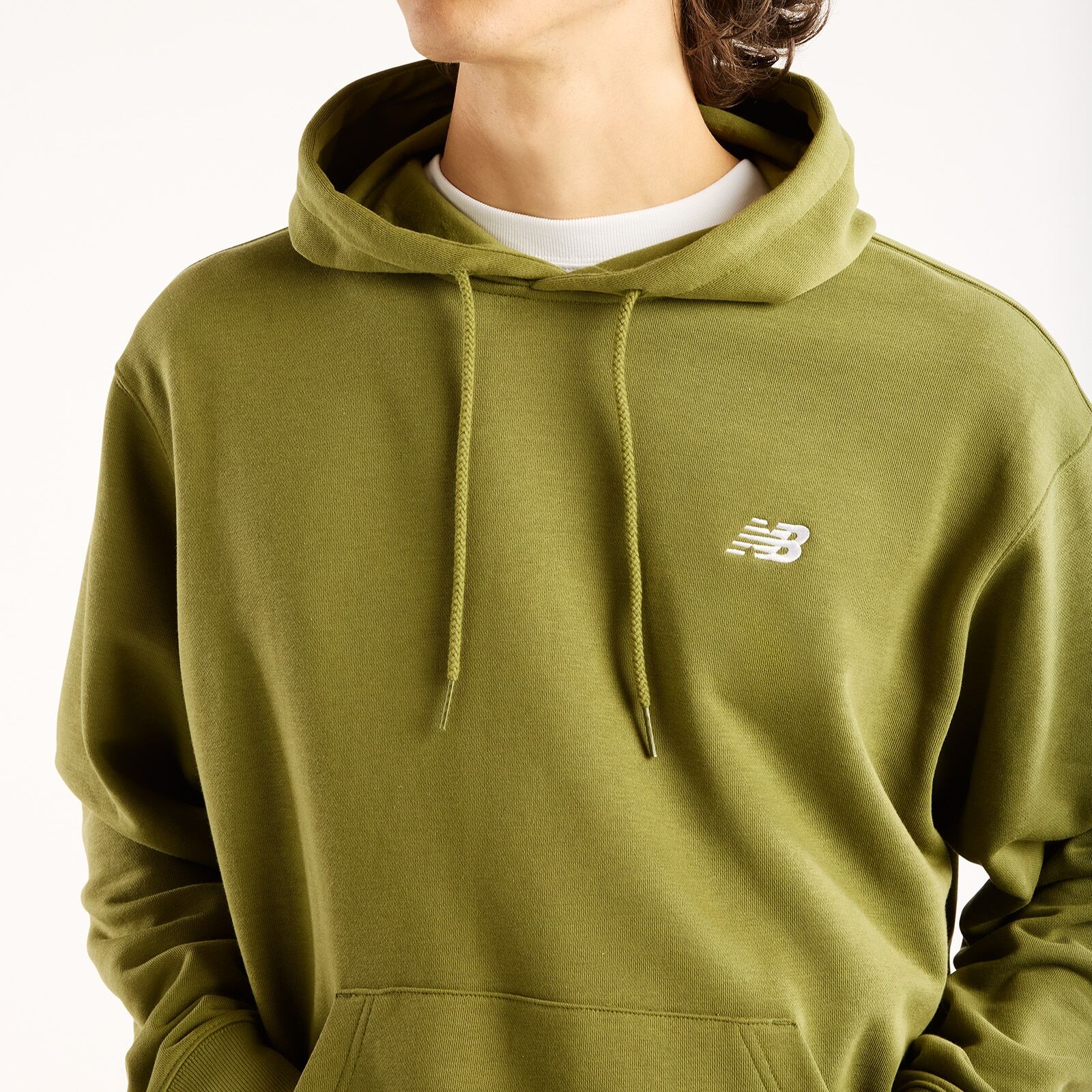 Kapuzensweatshirt NEW BALANCE "SPORT ESSENTIALS FRENCH TERRY HOODIE", Herren, Gr. M, grün (sport grün (gee)), Obermaterial: 60% Baumwolle, 40% Polyester, normal, Rundhals, angesetztes Bündchen, Sweatshirts Kapuzensweatshirt, mit Kapuze, Langarm, aus Baumw