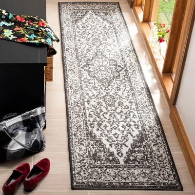 SAFAVIEH Linden Arnie Indoor/ Outdoor Waterproof Patio Backyard Rug