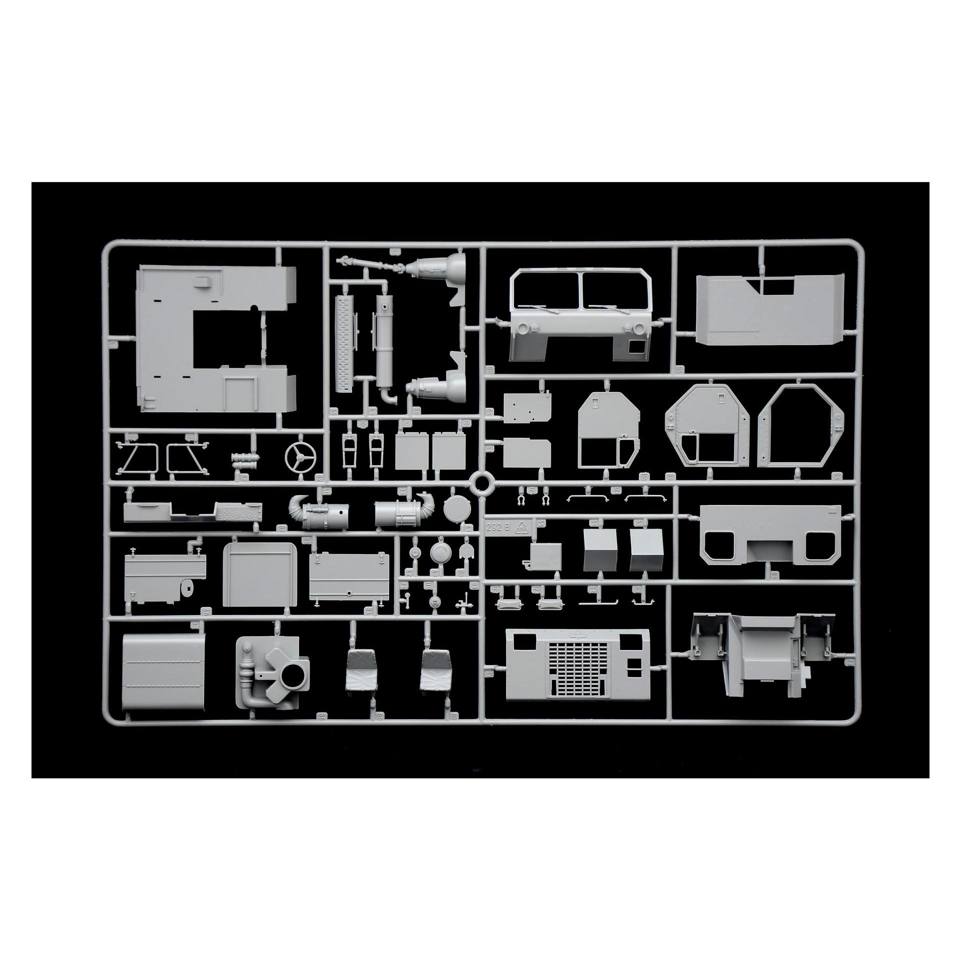 Italeri M978 Fuel Servicing Truck (6554)