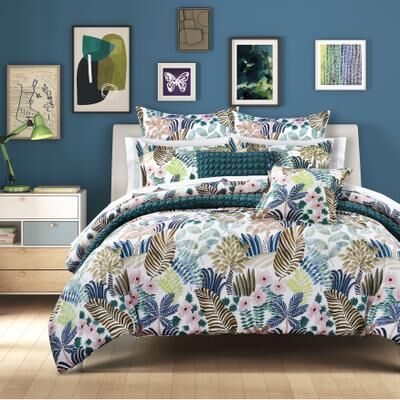 RAINFOREST FULL/QUEEN 3PC. COMFORTER SET by J by J. Queen New York in Teal (Size KING)