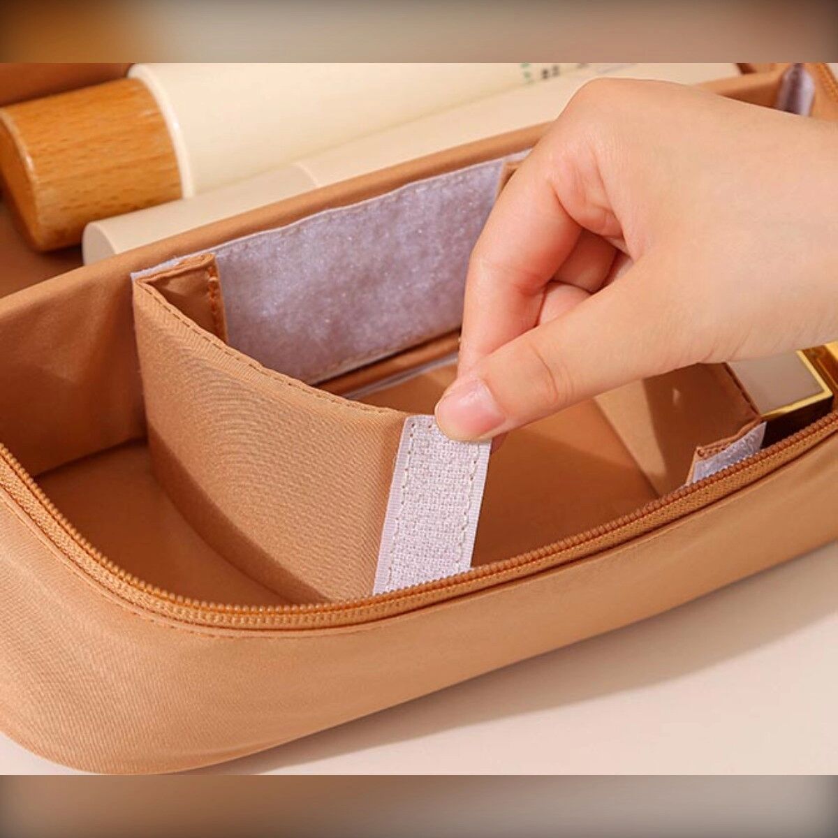 INF Doppellagige Schminktasche mit verstellbarem Trenner, Oxford-Gewebe, elastischen Bändern und Reißverschluss – Tragbarer Schwarz