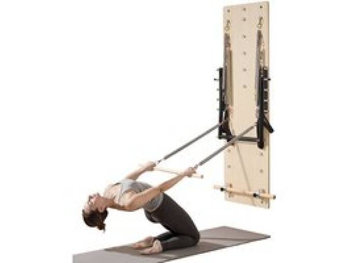 VEVOR Appareil de Pilates Reformer Mural, Planche à Ressorts de Pilates en Bois d'Érable, Équipement d'Exercice avec Ressorts de Résistance, Entraîneur de Yoga Flexibilité et Équilibre, Gym Domicile